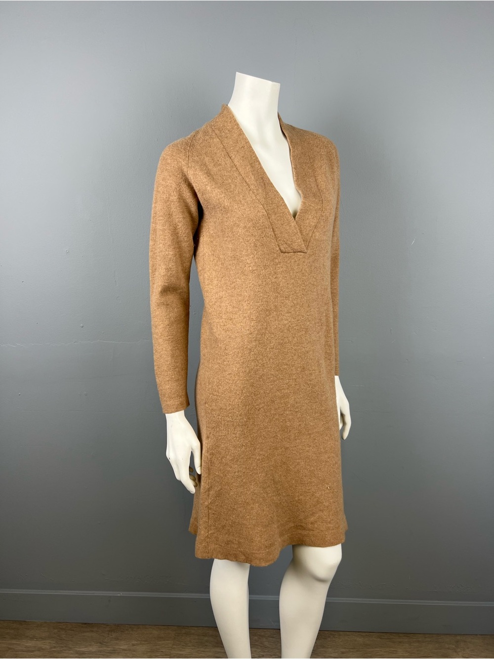 Club Monaco 100% Merino Fine Wool Camel V-Neck Long Sleeve Knit Dress